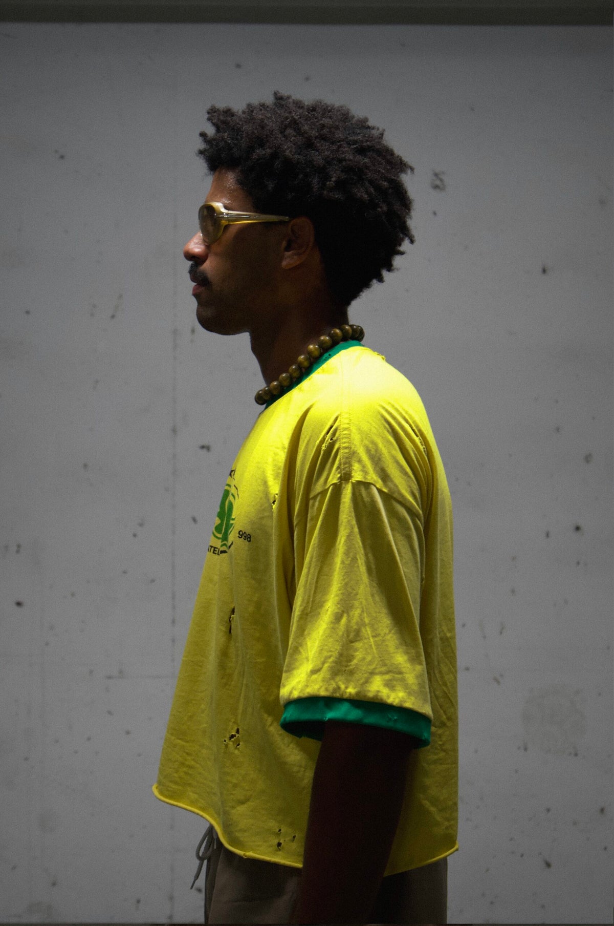 T-SHIRT HOMME CROPPED - JAUNE